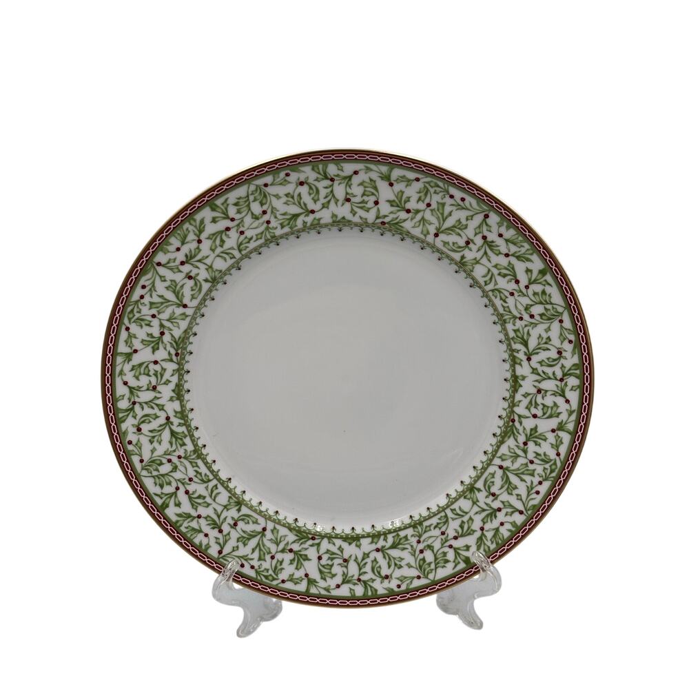 Mikasa Holiday Traditions New with Tags Christmas Holly Berry Dinner Plates